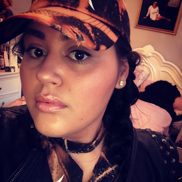 Meet your Posher, Emily - Picture 1 of 1